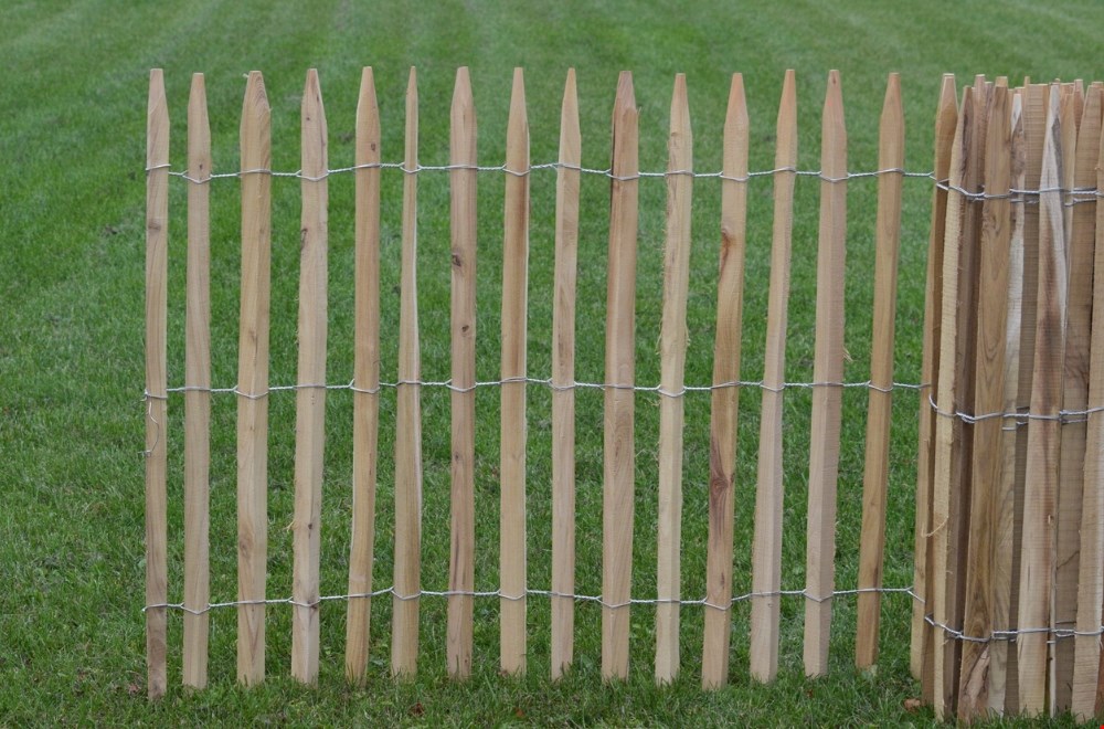 De voordelen van een schapenhek: mooie, natuurlijke omheining voor om je tuin